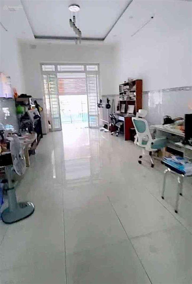 Bán nhà bà điểm 80m22 tầnggiáp quận 12 ngã tư an sương hxh hơn 4 tỷ