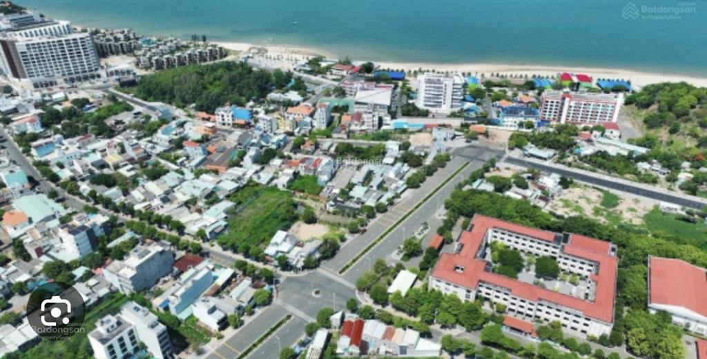 Bán khu trung tâm thương mại mặt tiền hai bà trưng, 84 tỷ, 3500 m2, đẹp, nhiều tiện ích,