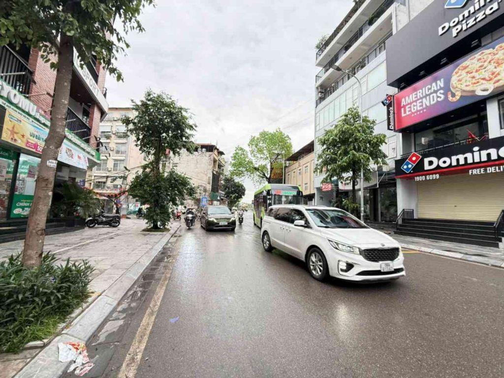 8.9 tỷ nhà dòng tiền phố Xuân Diệu - Tây Hồ-Đầu tư giữ tiền sinh dòng tiền