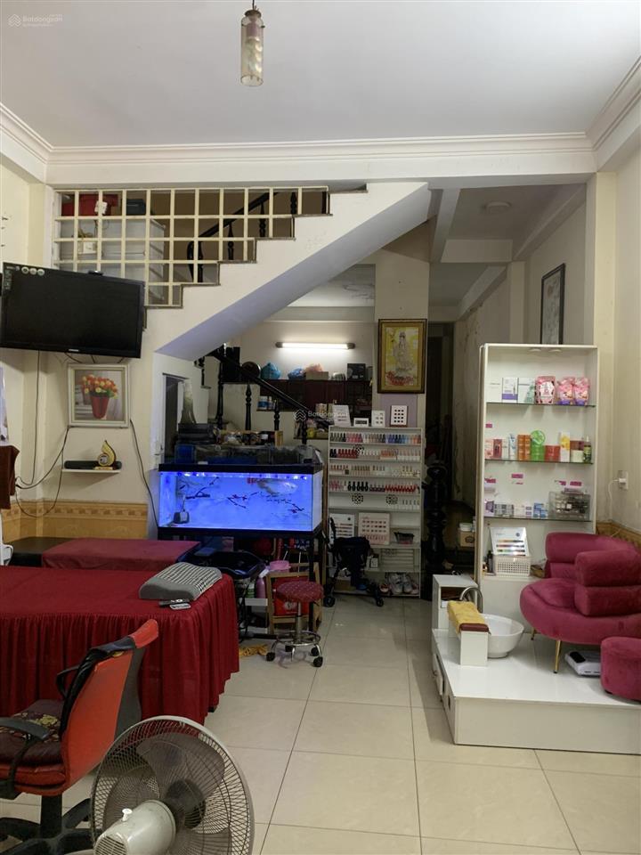 Sụp hầm. nhà 2,5 tầng phố lê thanh nghị. 118m2 ngang 5m. giá hời