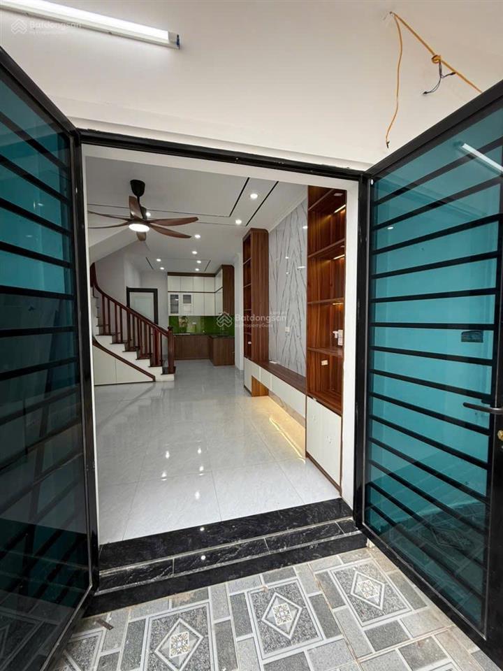 2.05tỷ mua được nhà 3 tầng ở cộng hoàbầnmỹ hào, sẵn sổ, nhà mới, nội thất đầy đủ, cho thuê 68tr