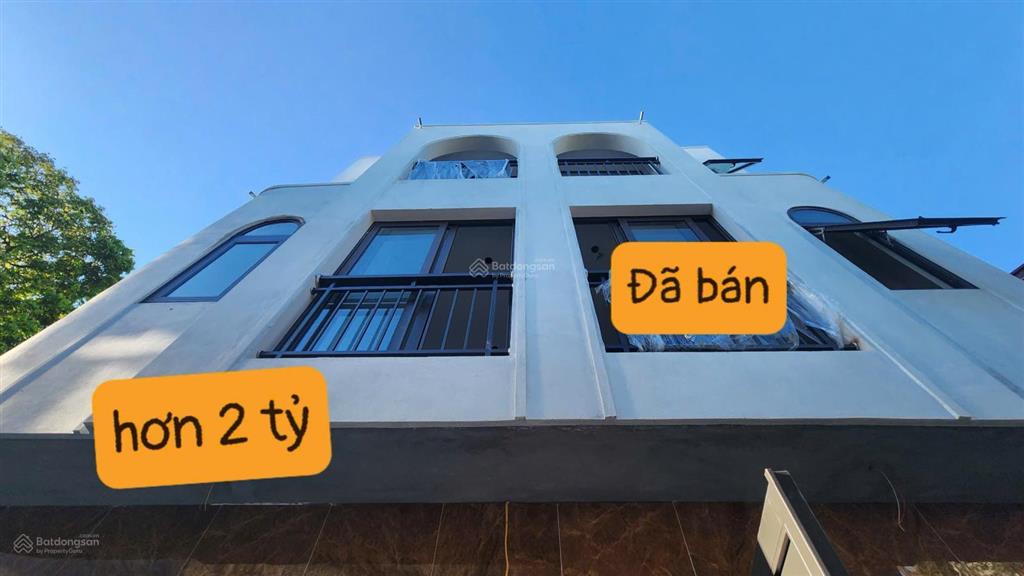 Bán nhà 3 tầng gần ngã 4 phố nối  mỹ hào, sẵn sổ đỏ, giá hơn 2 tỷ