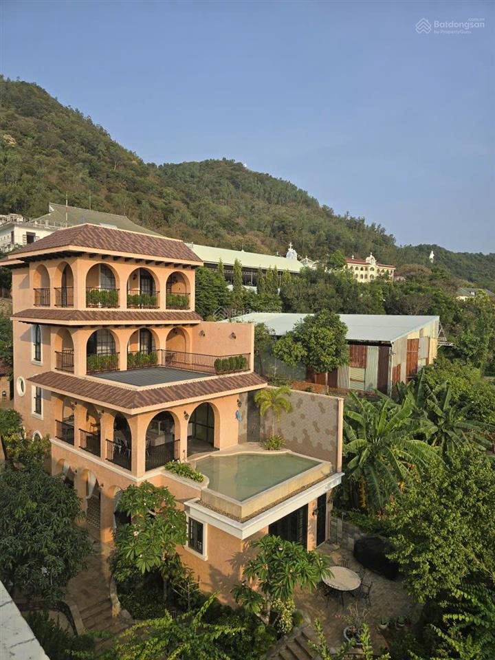 Biệt thự biển trần phú p5 vũng tàu  ngắm trọn view biển giá rẻ chỉ 13.9 tỷ  140m2 có 5 phòng ngủ