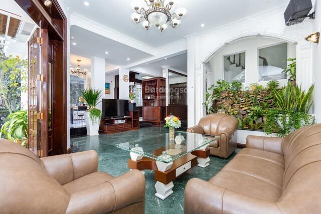 Bán biệt thự view biển  trần phú, p1, vũng tàu  dt 303m2 sổ hồng, cách biển 200m, giá 30 tỷ tl