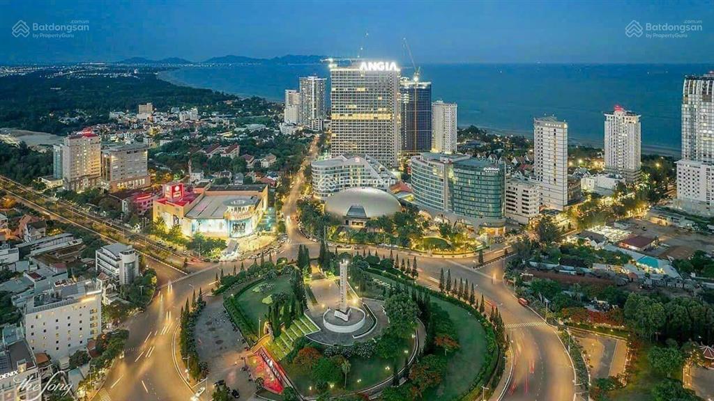 Bán biệt thự sân vườn nguyễn thị minh khai  dt 243m2 giá chỉ 19 tỷ  bt mới đẹp gần biển bãi sau