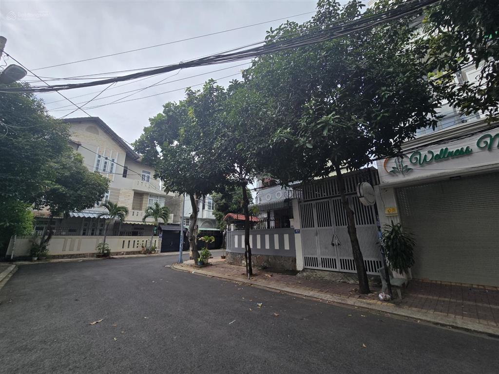 Bán nhà mặt tiền phường 9 khu song ngữ (1 trệt 2 lầu) 90m2 giá chỉ 11,2 tỷ  nhà mới nội thất vip