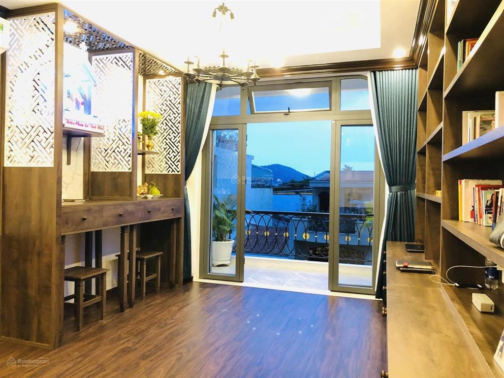 Bán nhà mặt tiền phường 9 khu song ngữ (1 trệt 2 lầu) 90m2 giá chỉ 11,2 tỷ  nhà mới nội thất vip