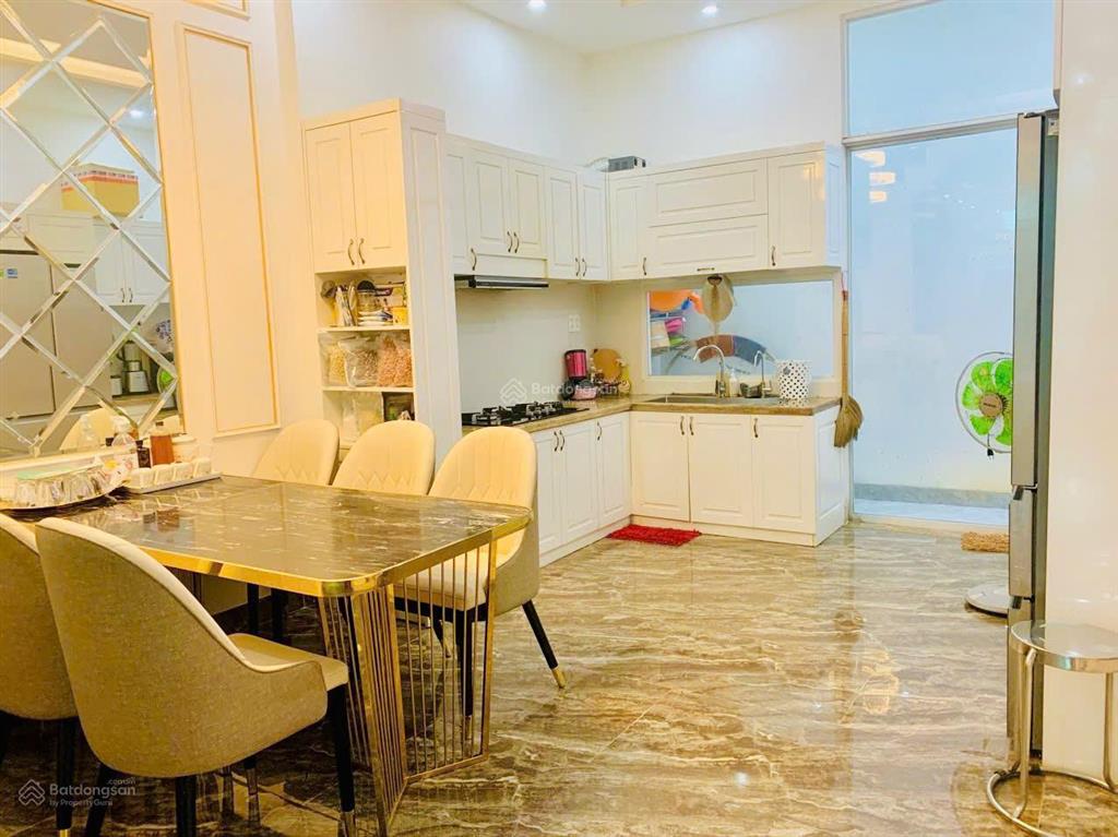 Bán nhà mặt tiền phường 9 khu song ngữ (1 trệt 2 lầu) 90m2 giá chỉ 11,2 tỷ  nhà mới nội thất vip