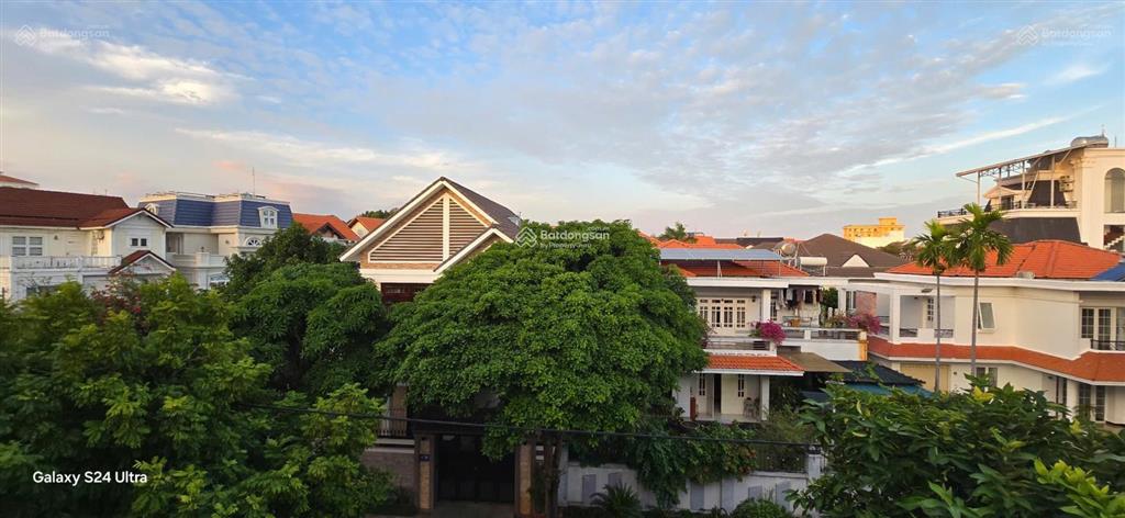 Bán biệt thự sân vườn biển 1 trệt 2 lầu (mới) dt 204m2 thùy vân bãi sau vũng tàu, giá chỉ 24.9 tỷ