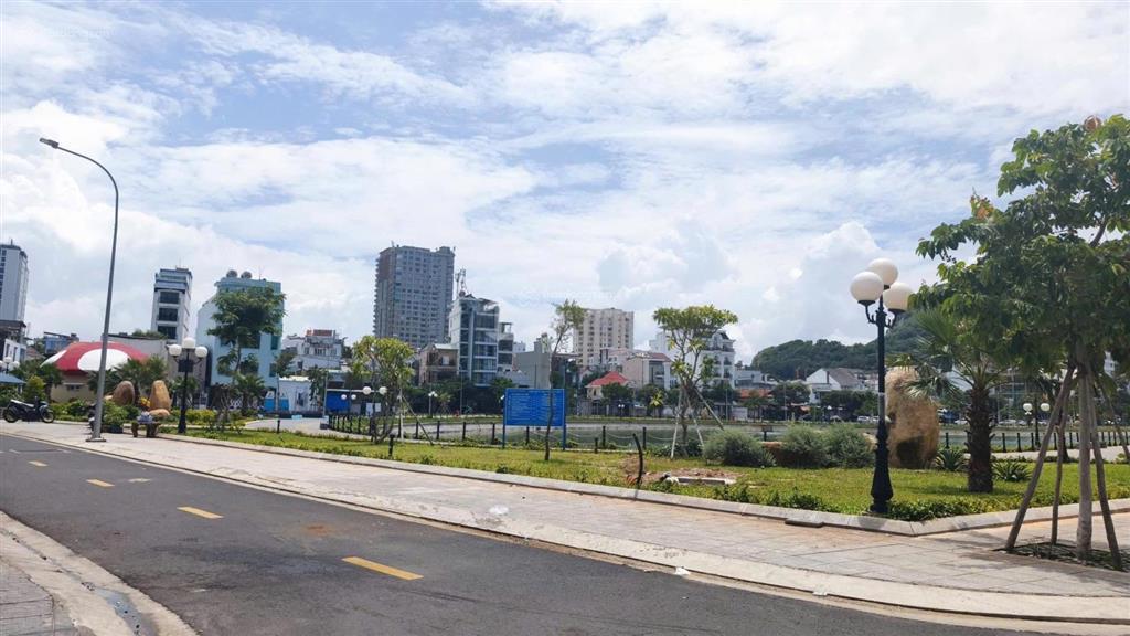 Bán đất mt bờ hồ võ thị sáu  dt 104m2 (6.1x17.2m) vị trí độc bản, view hồ 100%, cách biển 200m