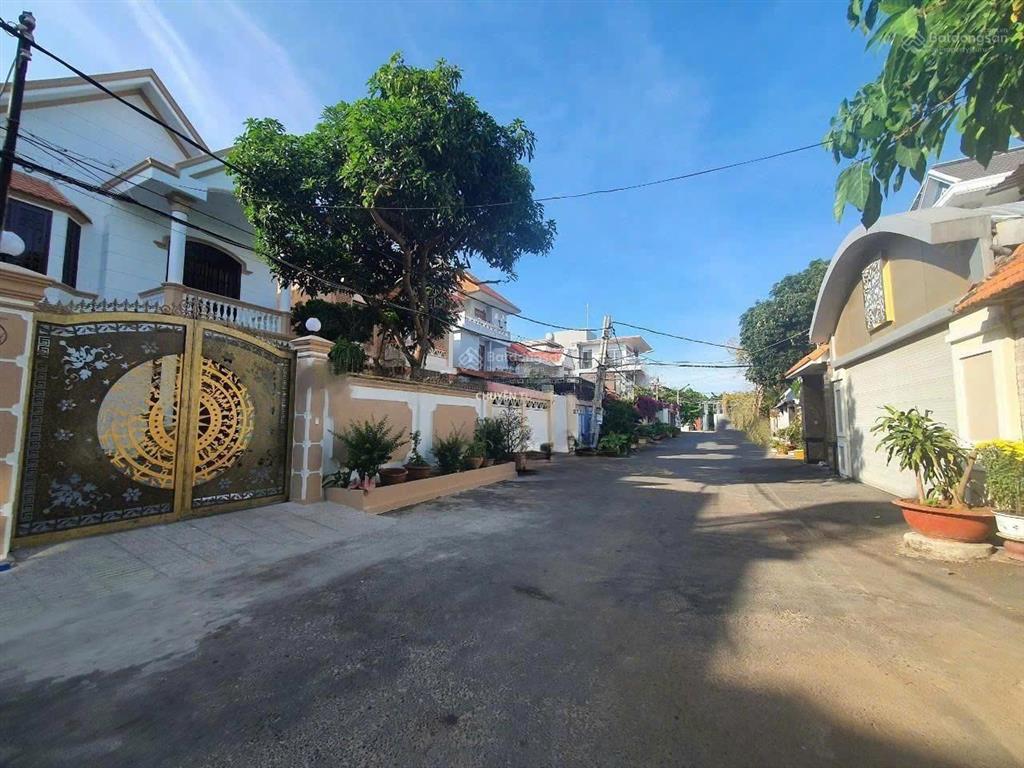 Bán biệt thự sổ hồng hoàn công phường 3 dt 160m2 (4 phòng ngủ) xây kiến cố giá 18.6 tỷ đường 10m