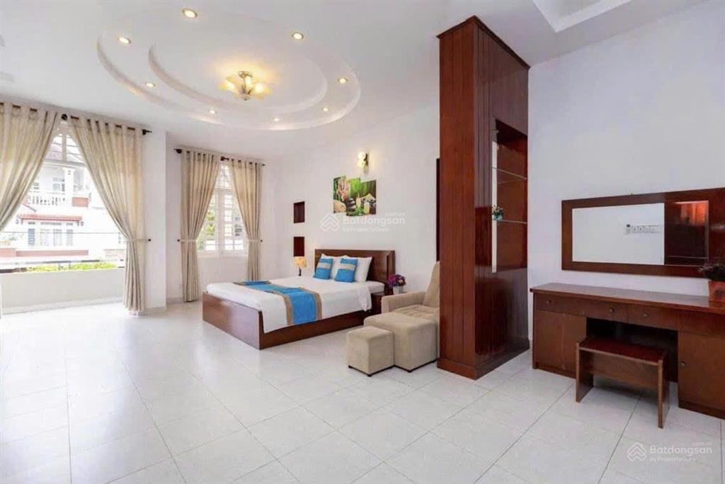 Bán biệt thự sổ hồng hoàn công phường 3 dt 160m2 (4 phòng ngủ) xây kiến cố giá 18.6 tỷ đường 10m
