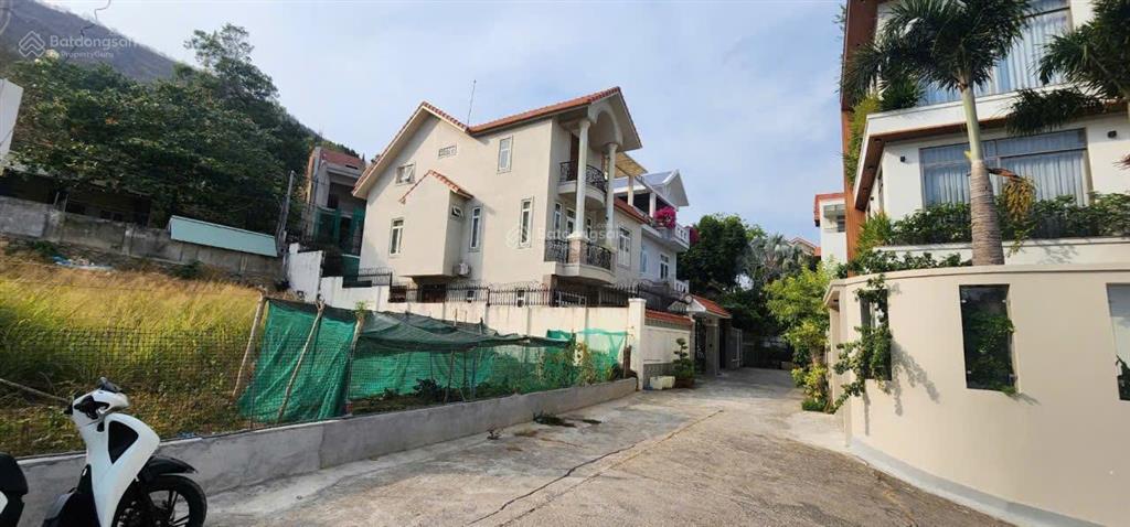 Bán đất góc 2 mặt tiền (núi + vi ba) dt 306m2 giá 18.5 tỷ  cách biển 800m phường 4 vũng tàu