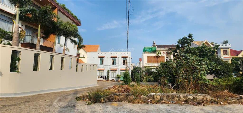 Bán đất góc 2 mặt tiền (núi + vi ba) dt 306m2 giá 18.5 tỷ  cách biển 800m phường 4 vũng tàu