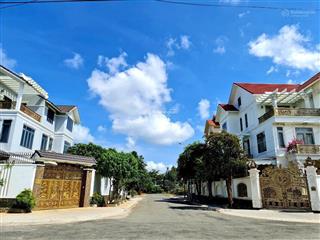 Bán đất ở biệt thự sổ hồng dt 180m2 (10x18m) giá chỉ 11.7 tỷ  giá rẻ 50% so với bt blanca sungroup