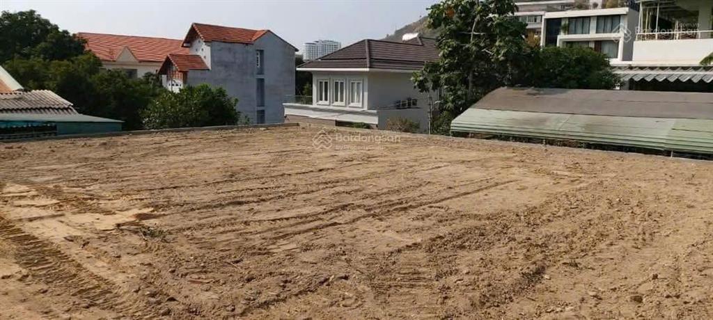 Bán đất góc 2 mặt tiền trần phú biển vt dt 412m2 giá hạ còn 27 tỷ (64 triệu/m2) sổ hồng 100% thổ cư