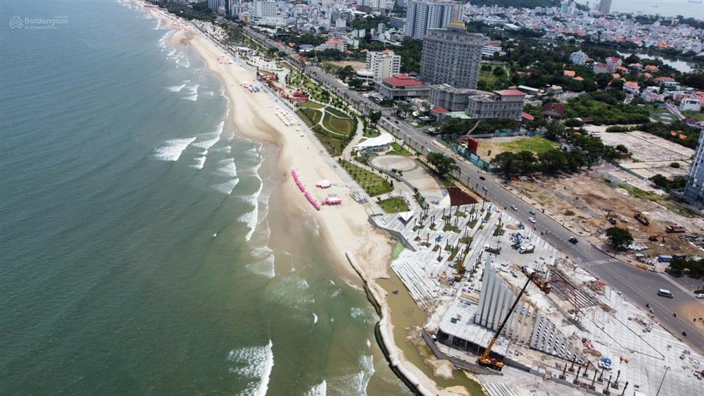 Bán biệt thự shr dt 224.3m2 (cách biển bãi sau 200m) đường rộng 2 ô tô, ngang 11m, giá rẻ chỉ 18 tỷ