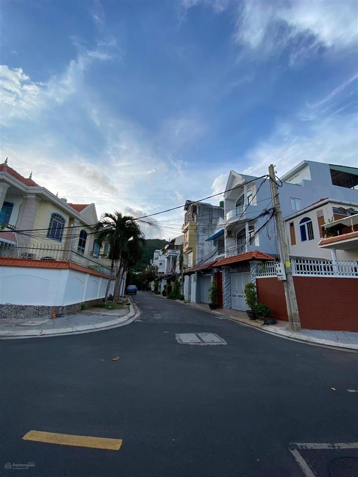 Bán nhà shr 100m2 (5x20m) phan chu trinh ngay hồ điều hòa, cách biển 300m, giá 11,5 tỷ cho thuê cao