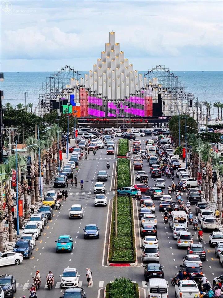 Bán biệt thự lê hồng phong  dt 171m2 1 trệt 2 lầu, giá 19 tỷ  cách biển 300m, ngay tháp tam thắng