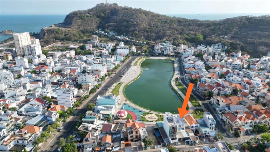 Bán biệt thự 2 mặt tiền hồ + công viên võ thị sáu, dt 245m2, giá 35 tỷ, cách biển 500m, vị trí vip