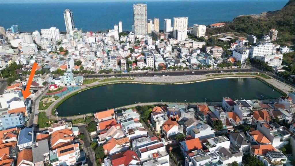 Bán biệt thự 2 mặt tiền hồ + công viên võ thị sáu, dt 245m2, giá 35 tỷ, cách biển 500m, vị trí vip