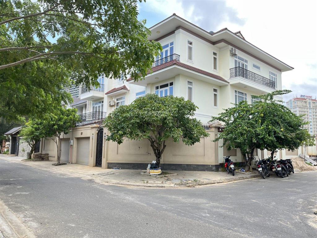 Biệt thự mới giá hời dự án đồi ngọc tước 2 p8 vũng tàu, dt 300m2 1 trệt 2 lầu sổ hồng hoàn công