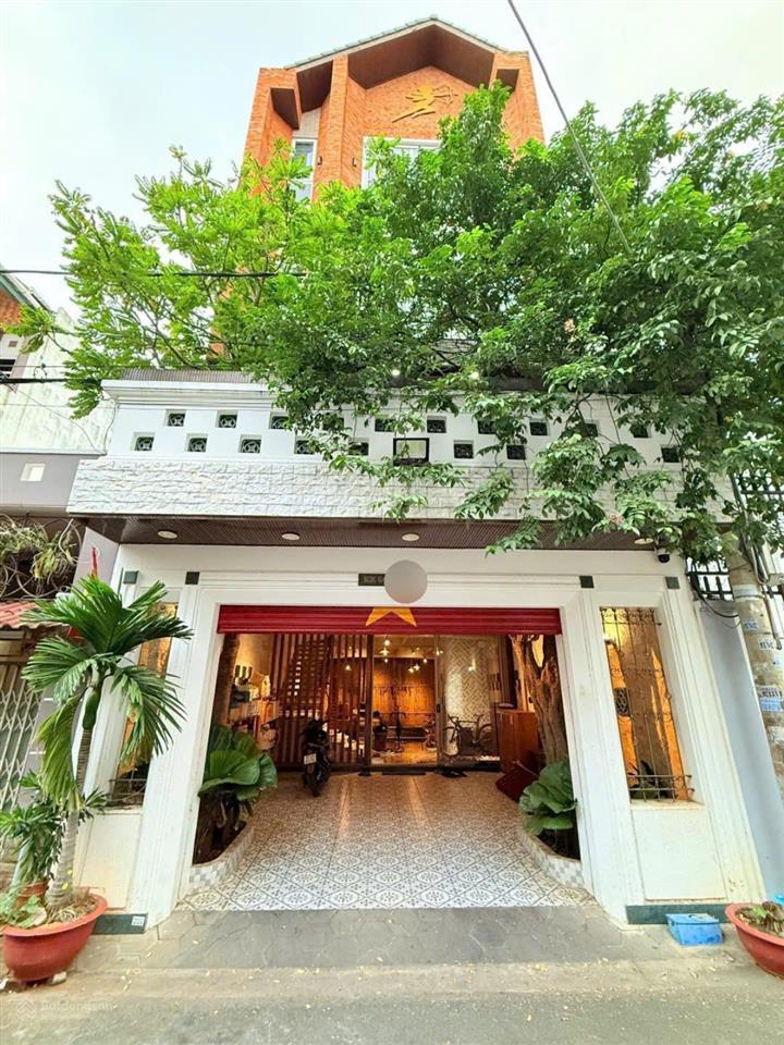 Bán nhà khu song ngữ dt 98m2 (1 trệt 3 lầu) nội thất xịn ngang 5.71m đường 2 ô tô giá chỉ 13.9 tỷ