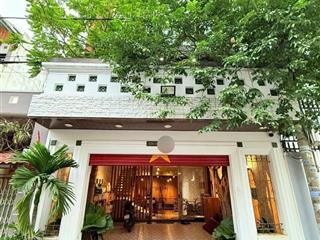 Bán nhà khu song ngữ dt 98m2 (1 trệt 3 lầu) nội thất xịn ngang 5.71m đường 2 ô tô giá chỉ 13.9 tỷ