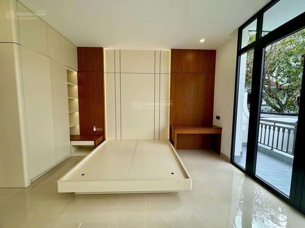 Bán nhà góc 02 mặt tiền đẹp 1t2l mới full nội thất giá 12 tỷ đường trương công định + lê hồng phong