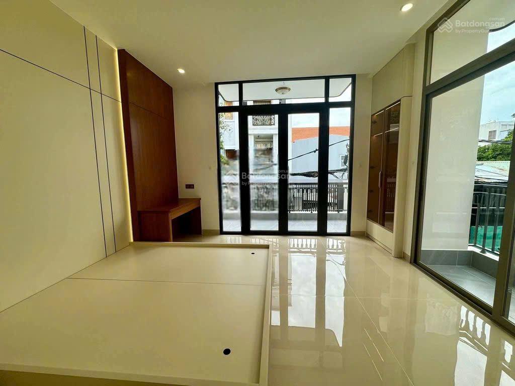 Bán nhà góc 02 mặt tiền đẹp 1t2l mới full nội thất giá 12 tỷ đường trương công định + lê hồng phong