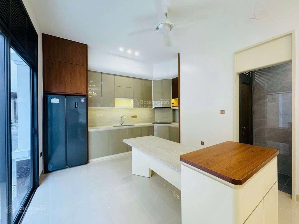 Bán nhà góc 02 mặt tiền đẹp 1t2l mới full nội thất giá 12 tỷ đường trương công định + lê hồng phong