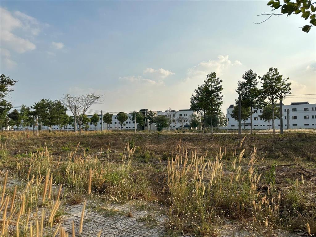 Bán đất nền bàu bàng 75m2  thổ cư 100%  sổ hồng riêng  giá chỉ 560 triệu