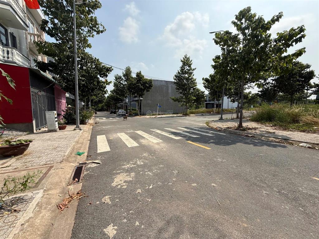 Bán đất phú giáo bình dương 172.1m2  ngang 6m nở hậu 7m  mặt tiền đường nhựa  1.150 tỷ
