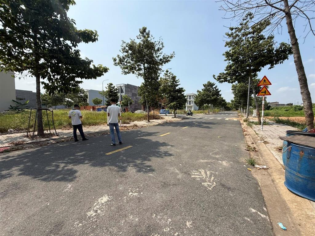 Bán đất phú giáo bình dương 172.1m2  ngang 6m nở hậu 7m  mặt tiền đường nhựa  1.150 tỷ