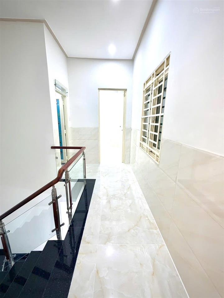 Nhà bán1/ văn cao, phú thạnh, tân phú d/t  4 x 11m, trệt + lầu, 2pn 2wc. shr hoàn công đầy