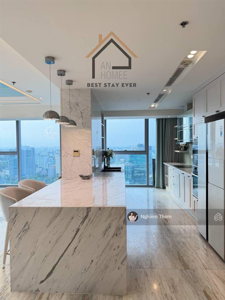 Cho thuê căn vip căn góc đẹp nhất dự án, đầy đủ nội thất giá 118tr/tháng 2pn vincom đồng khởi