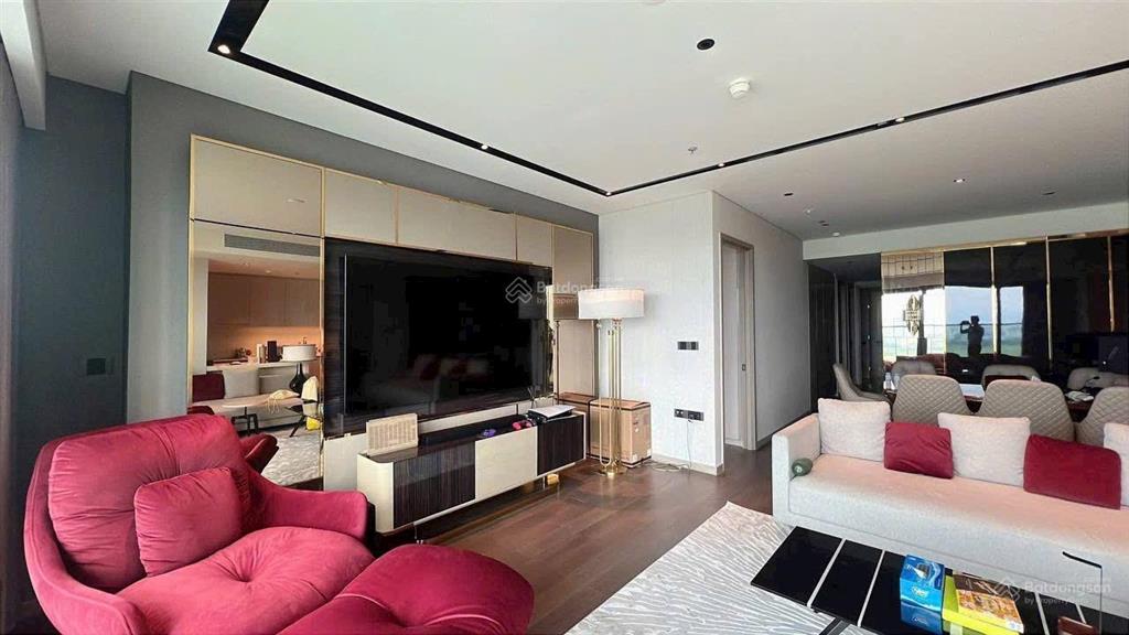 Giá tốt chốt nhanh bán căn góc 3 phòng ngủ 63.5tỷ 150m2 view sông, grand marina saigon toà lake
