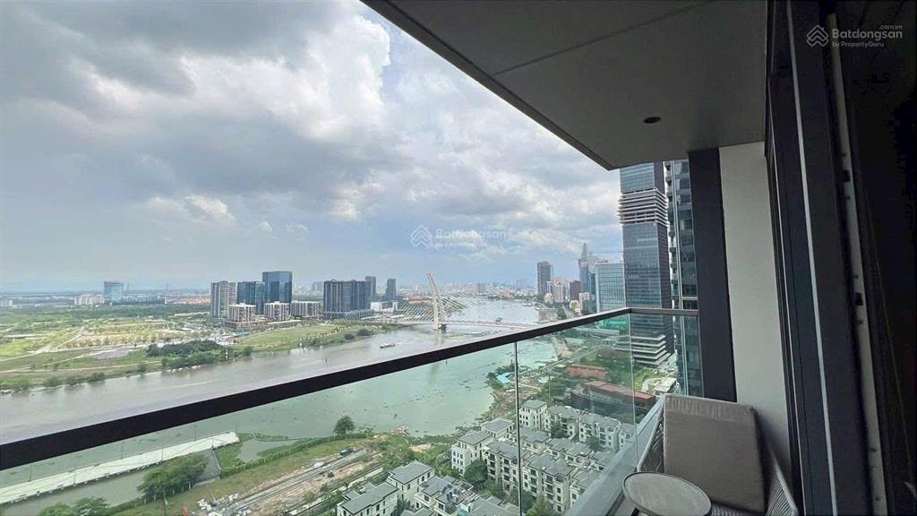Giá tốt chốt nhanh bán căn góc 3 phòng ngủ 63.5tỷ 150m2 view sông, grand marina saigon toà lake