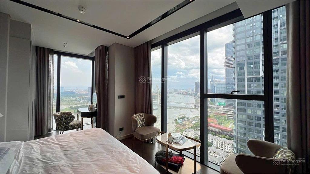 Giá tốt chốt nhanh bán căn góc 3 phòng ngủ 63.5tỷ 150m2 view sông, grand marina saigon toà lake