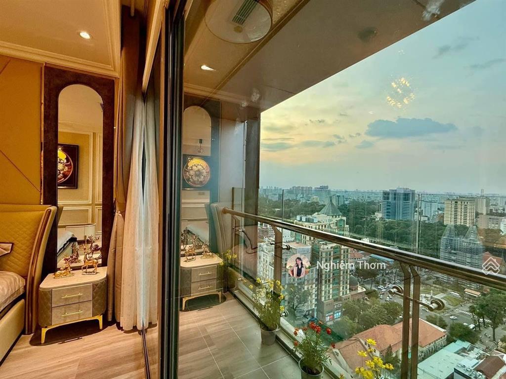 Bán cặp đặc biệt duy nhất căn hộ vincom đồng khởi quận 1 tổng 440m2, 6pn giá 150 tỷ