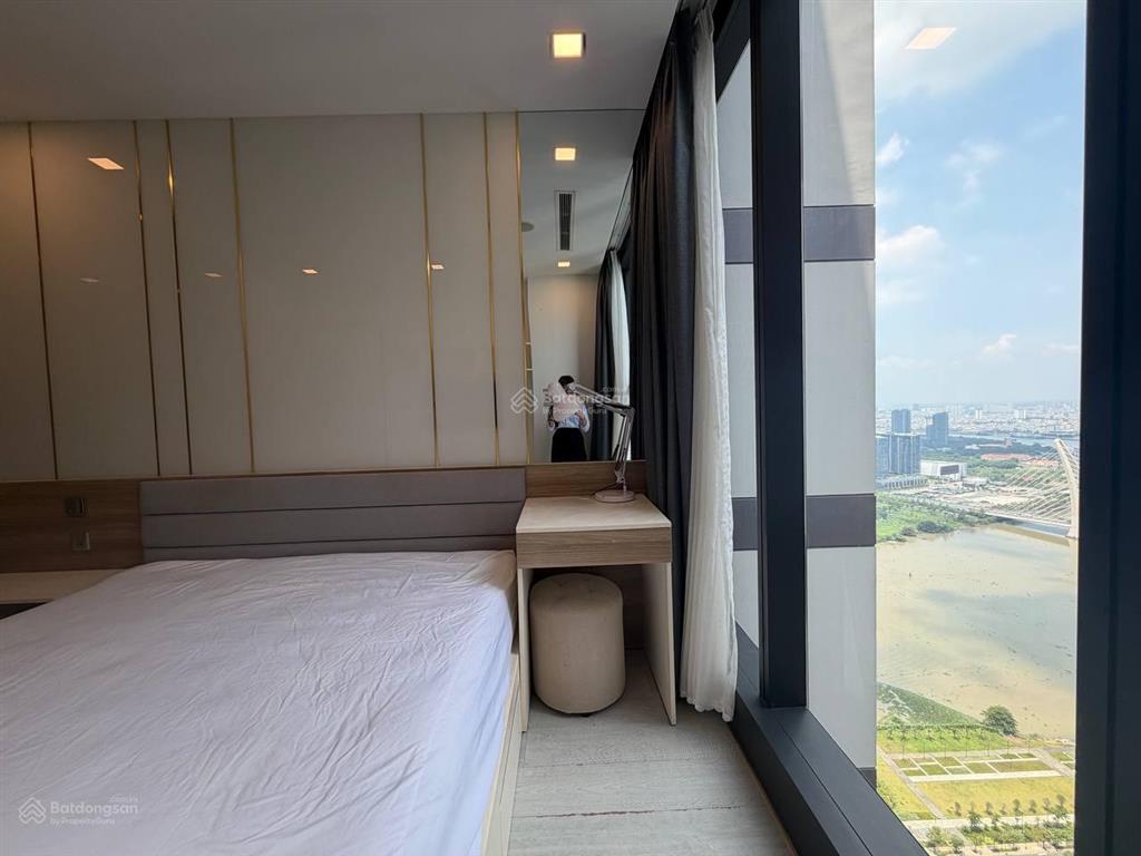 Cho thuê căn hộ đủ nội thất 1pn 21tr vinhomes golden river quận 1