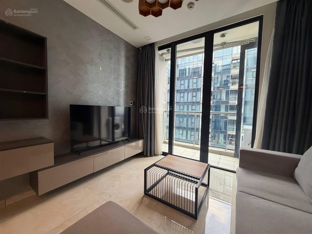 Cho thuê căn hộ đủ nội thất 1pn 21tr vinhomes golden river quận 1