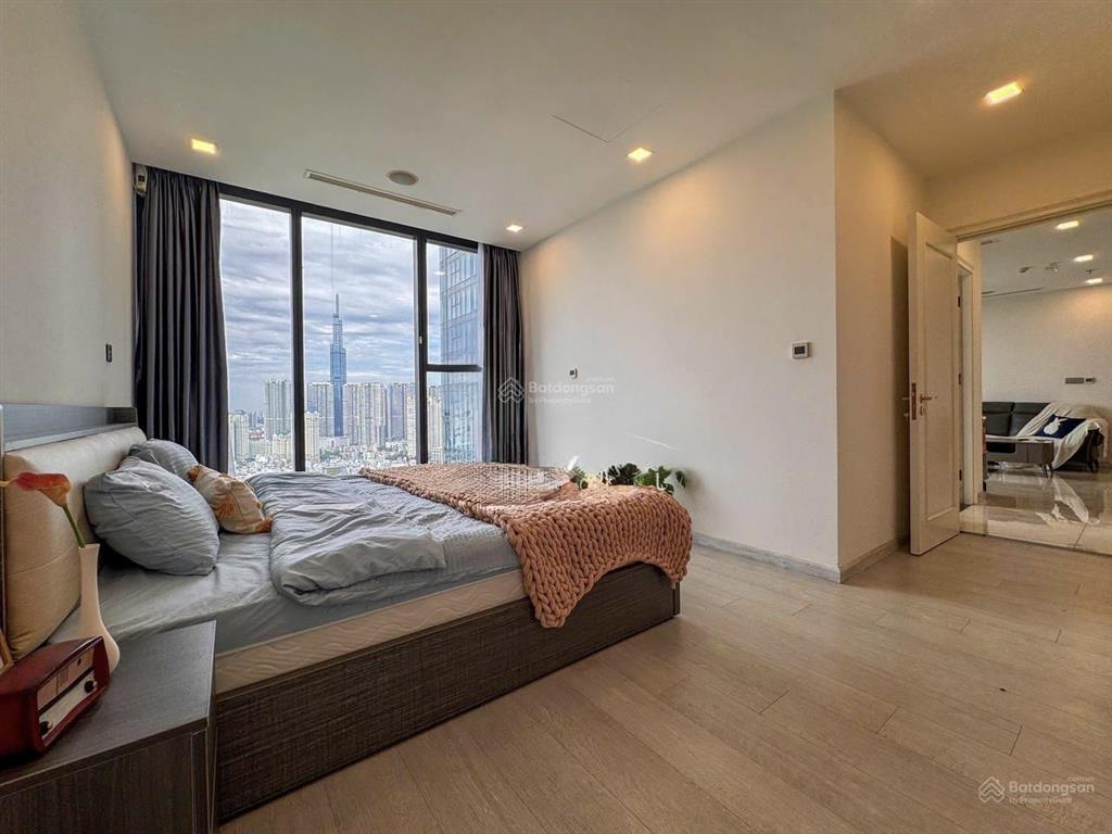 Bán 2pn 83m2 trọn view không chắn căn hộ vinhomes golden river quận 1