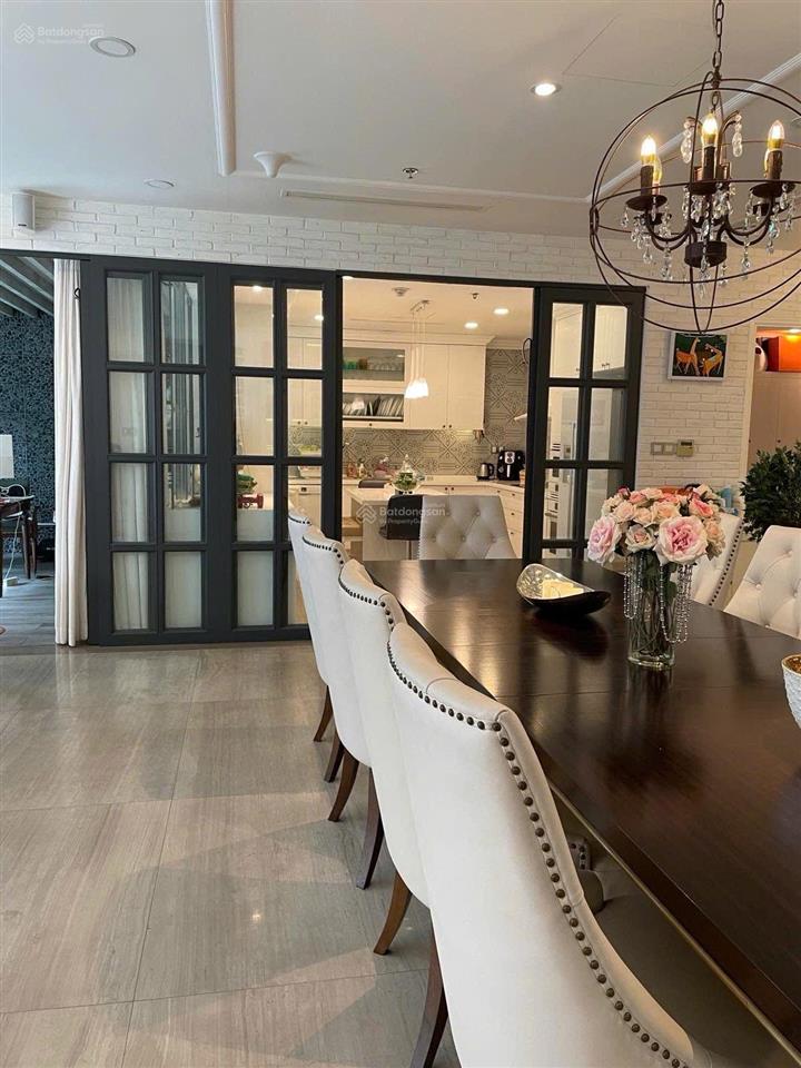 Cho thuê nhanh căn hộ 3pn 190m² 93tr/th vinhomes đồng khởi quận 1