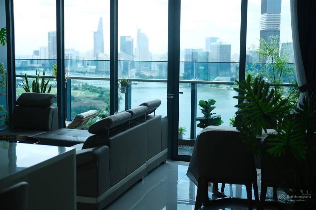 Cho thuê căn 2pn view sông siêu đẹp 105m full nội thất cao cấp