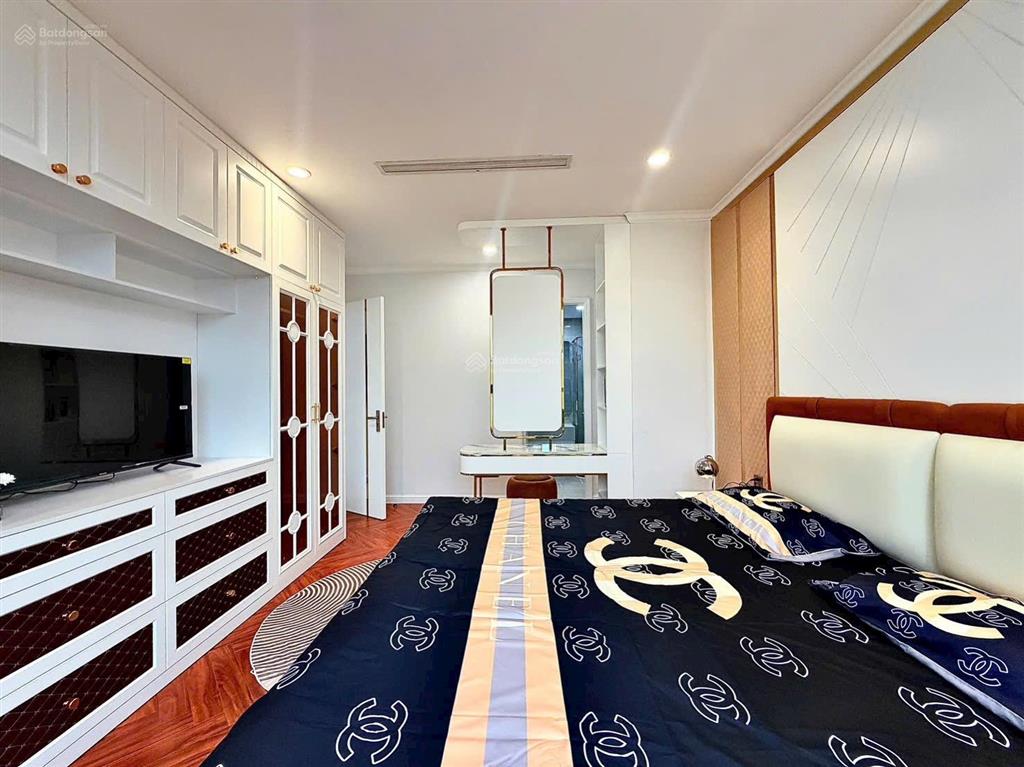 Bán 3pn full view  nội thất mới decor 100%