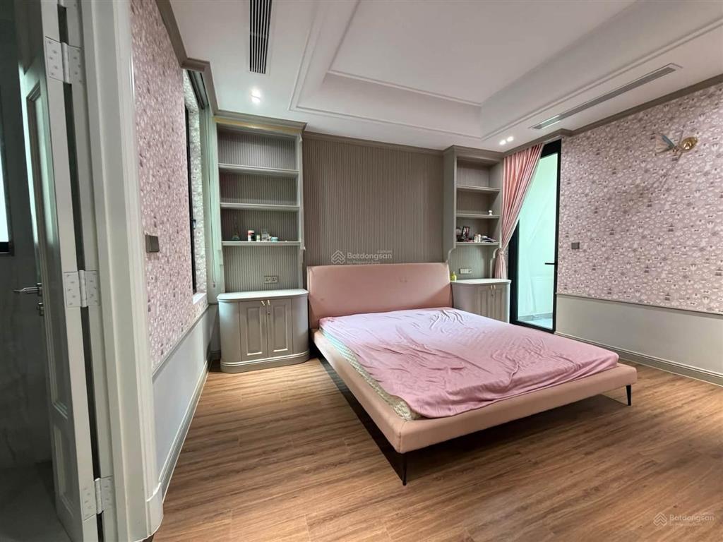 Cho thuê villa bason 548m2 quận 1