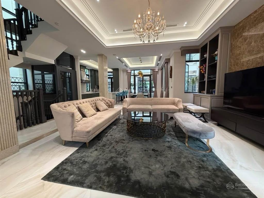 Cho thuê villa bason 548m2 quận 1