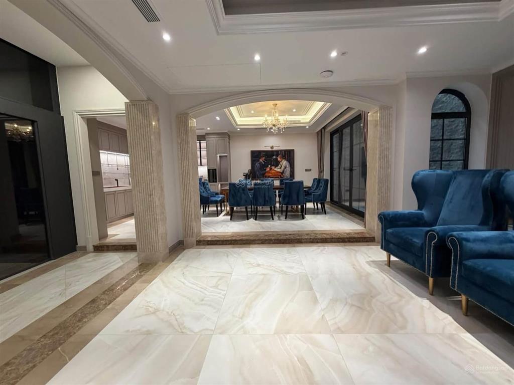 Cho thuê villa bason 548m2 quận 1