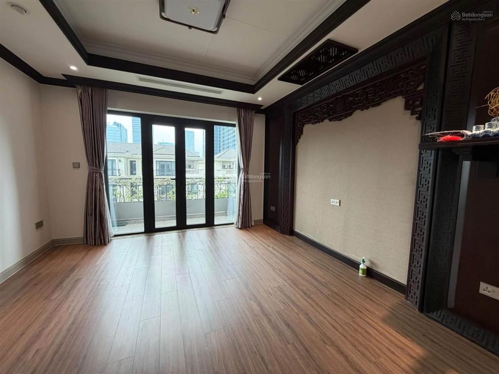 Cho thuê villa bason 548m2 quận 1